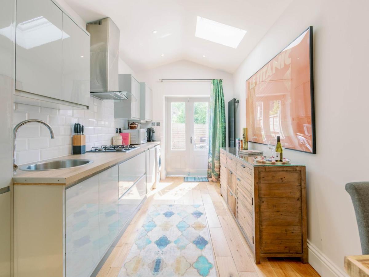 Pass The Keys Recently Renovated 1Br Flat With Private Garden In South London Daire Dış mekan fotoğraf
